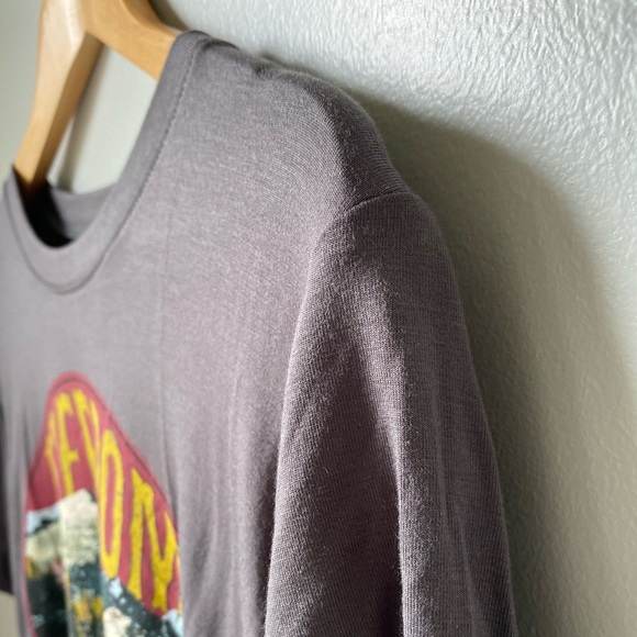 Vintage Graphic Tee - Picture 5 of 7